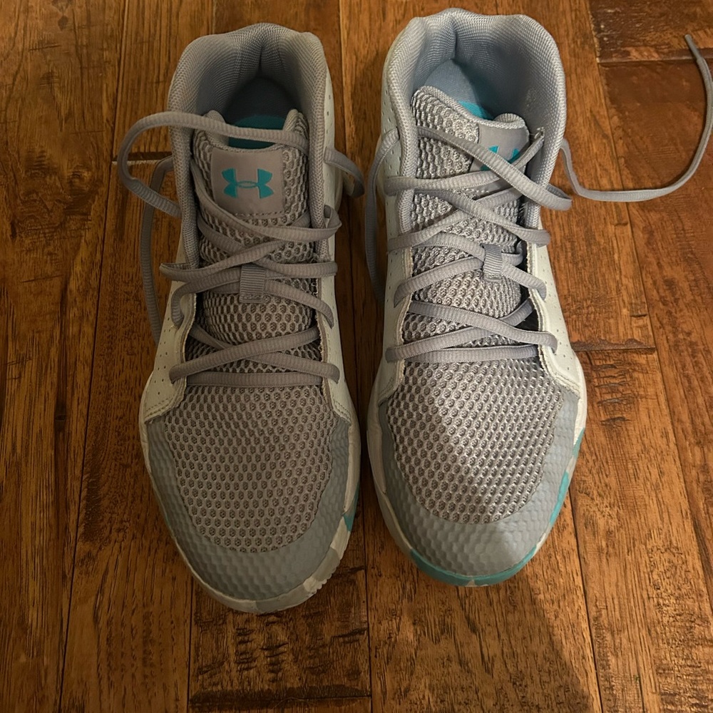 Girls underarmor basketball shoes